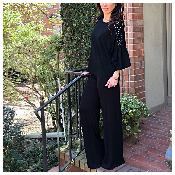 ✨LAST ONE ✨Pearl trim black loose fit top - Picture 7 of 8